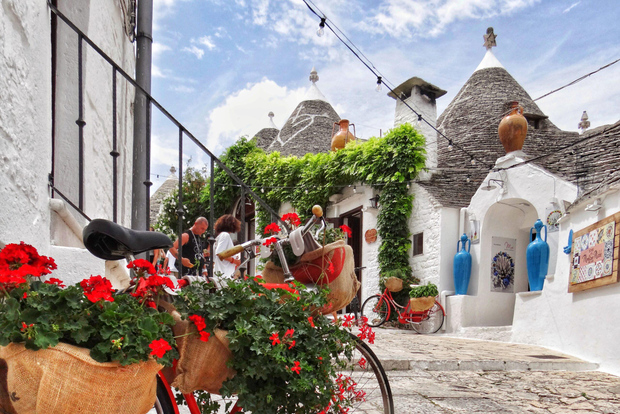 UNESCO Tour: Alberobello and Matera by private bus from Bari