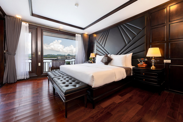 Hanoi: 2-Day Halong & Lan Ha Bay 5-Star Cruise with Balcony