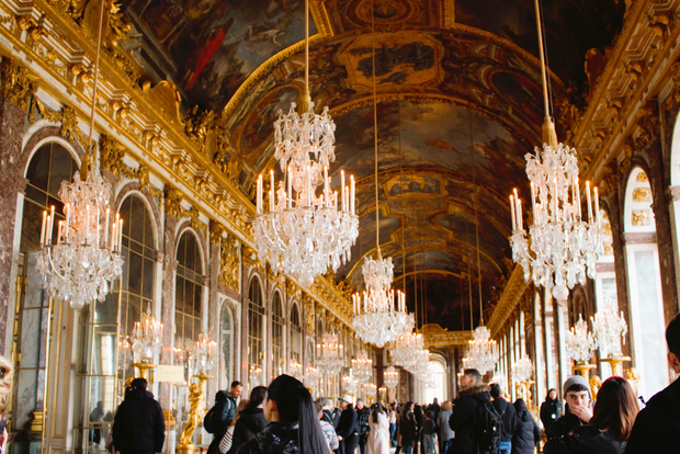 巴黎贵宾凡尔赛宫和枫丹白露宫司机接送 8 小时