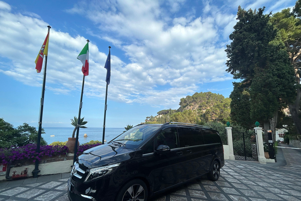 Catania airport tranfer from/to Taormina or surrounding city