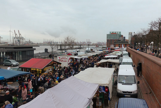 Amburgo: Tour mattutino della Reeperbahn, del porto e del mercato del pesce
