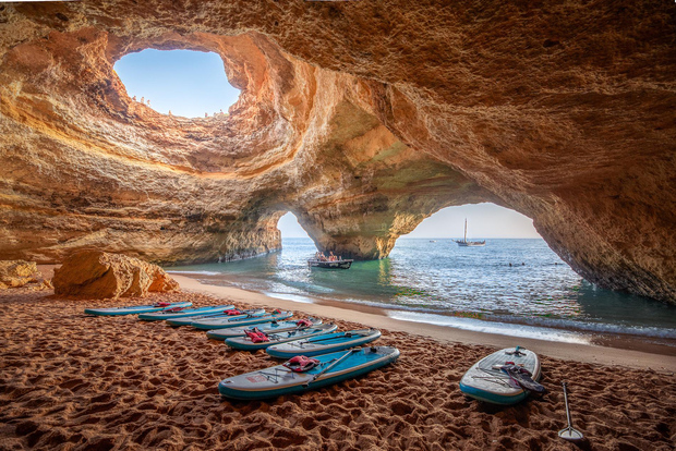 Lisbona: Tour privato in Algarve, Benagil, Carvoeiro e Lagos.