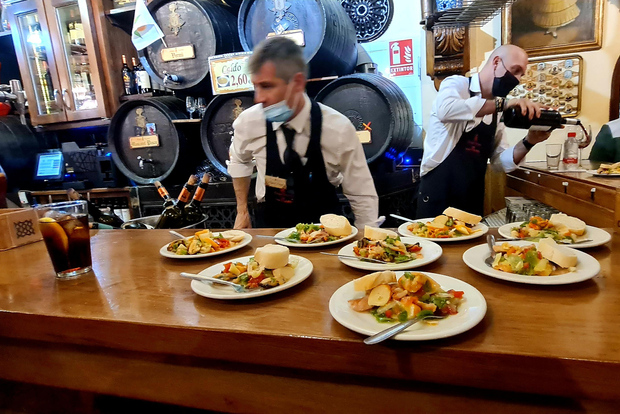 Granada: tour delle tapas spagnole con guida locale. Tutto incluso.