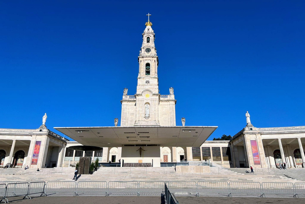 Da Lisbona: Escursione di un giorno a Nazaré, Fátima e Batalha