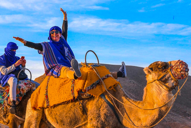 马拉喀什：阿加法伊沙漠日落、骆驼骑行与晚餐秀