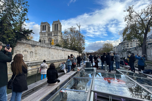 Parigi: crociera fluviale delle illuminazioni con commento audio