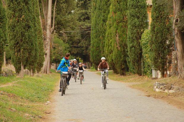 Roma: Appian Way eBike tour, Aqueducts Catacombs & Brunch