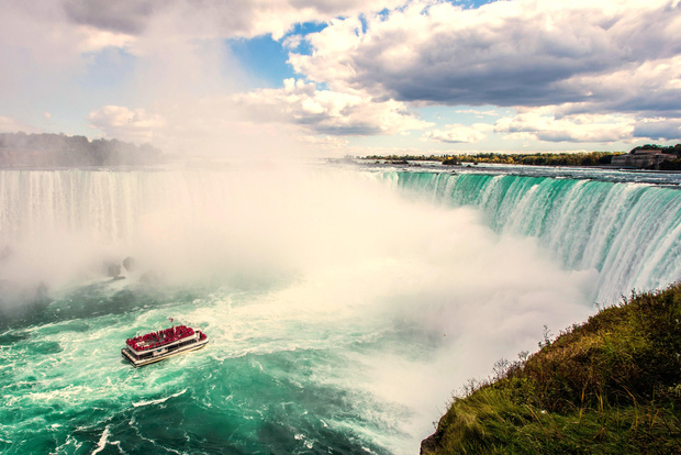 From NYC: Niagara Falls Full-Day Tour with Maid of the Mist