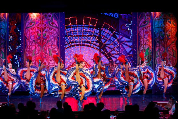 Parigi: primo spettacolo al Moulin Rouge con champagne e crociera sulla Senna