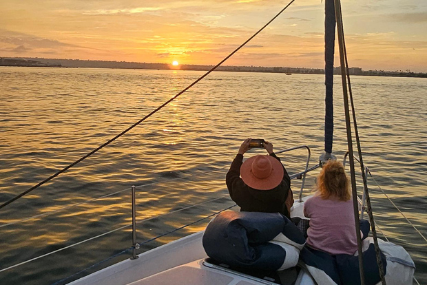 San Diego: Experiencia de navegación diurna y al atardecer en la bahía de San Diego