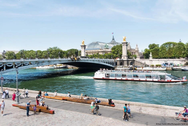 Paris: Disneyland Paris Entry Ticket and Seine River Cruise