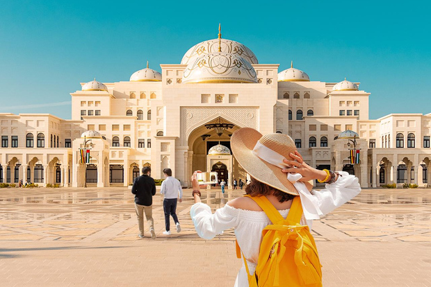 Dubai: Tour della Moschea dello Sceicco Zayed e di Qasr Al Watan con prelievo di denaro
