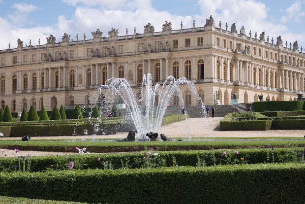 私人观光：从巴黎出发，前往凡尔赛宫和吉维尼