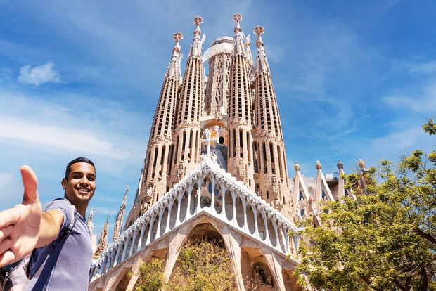 Barcelona: Tour durch die Sagrada Família mit Einlass ohne Anstehen