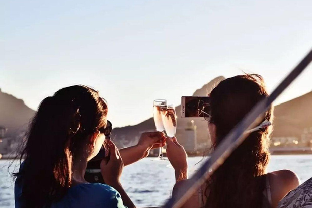 Cape Town: Sunset Champagne Cruise