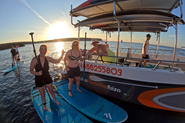 Ибица: экскурсия на лодке с SUP и сноркелингом, пещеры, напитки и фотографии