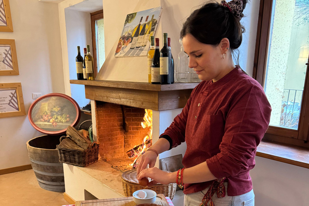 Verona: Pasta Cooking Class with Wine Tasting