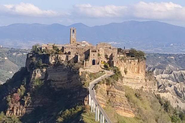 Desde Civitavecchia: visita a la ciudad moribunda y al Parque de los Monstruos