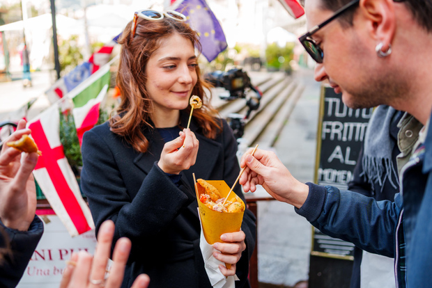 Genoa: Traditional Food Tour with Drinks