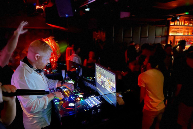 Amsterdam: 5 giorni di pub crawl e pass VIP per party esclusivi