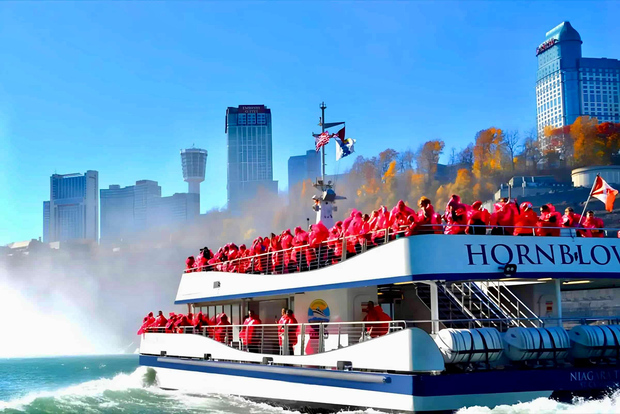 Toronto: tour di 1 giorno alle Cascate del Niagara + barca e ingresso dietro le cascate