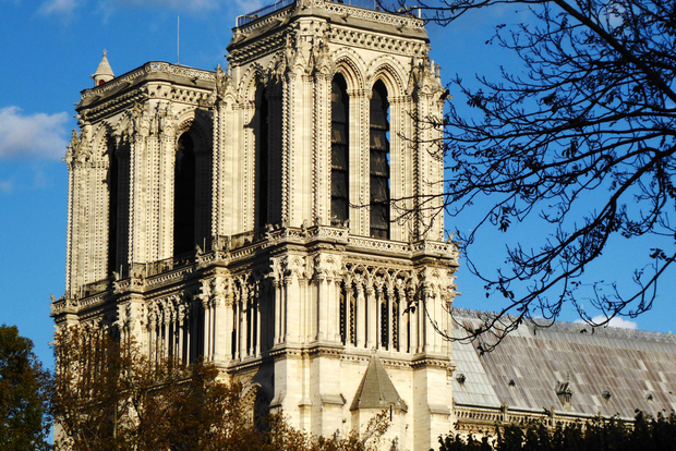 Caccia al tesoro guidata: Pantheon → Notre-Dame → Louvre