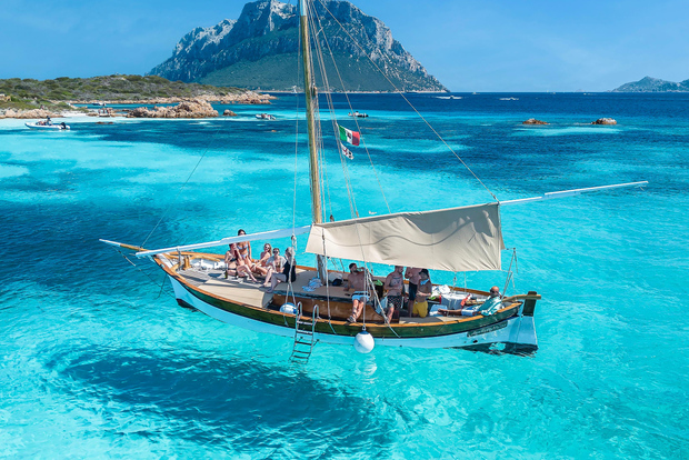 From San Paolo: Tavolara and Molara Island Cruise with Lunch