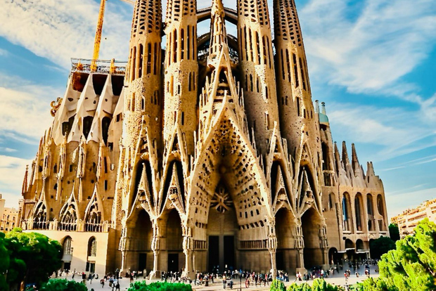 Barcelona: Sagrada Família Guided Tour und Tickets für den Eintritt