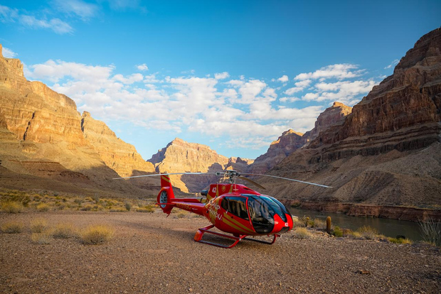 Las Vegas: Tour di atterraggio in elicottero del Grand Canyon
