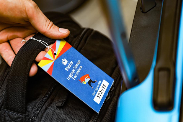 巴塞罗那西班牙广场附近的行李寄存处