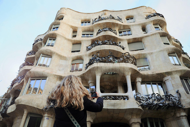 Barcellona: tour privato della Pedrera con biglietto per la Casa Batlló