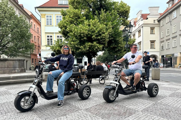 Praga: tour di 2 ore in TRIKE FUN a Praga con guida