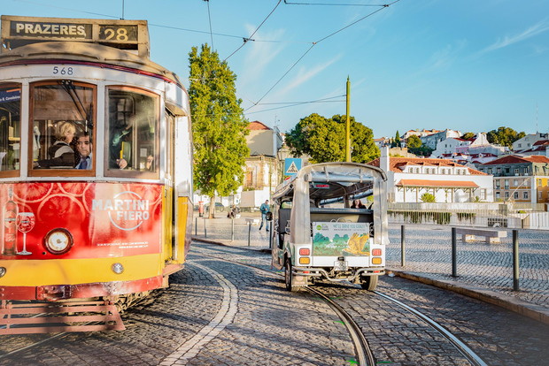 里斯本：沿着历史悠久的有轨电车线路乘坐嘟嘟车游览 28