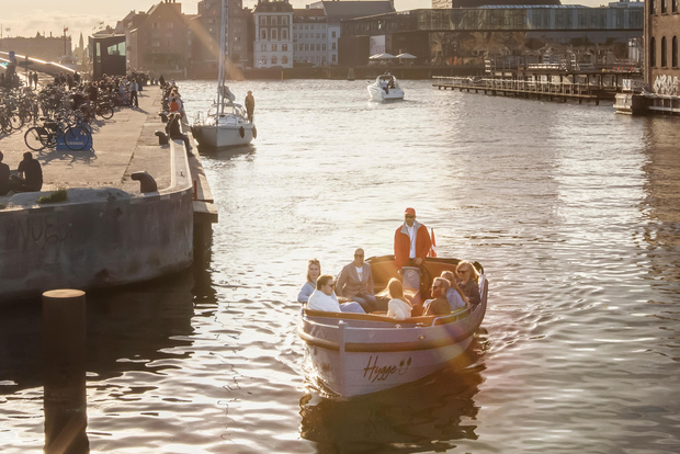 Copenaghen: tour guidato dei canali in barca elettrica