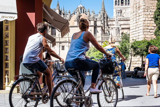 Siviglia: Tour panoramico della città e della cultura locale in bicicletta