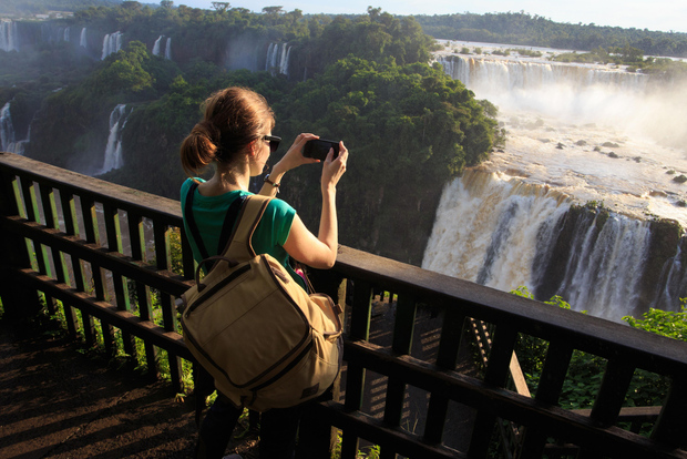 Puerto Iguazú: Iguazu Falls Tour with Boat and Safari Ride