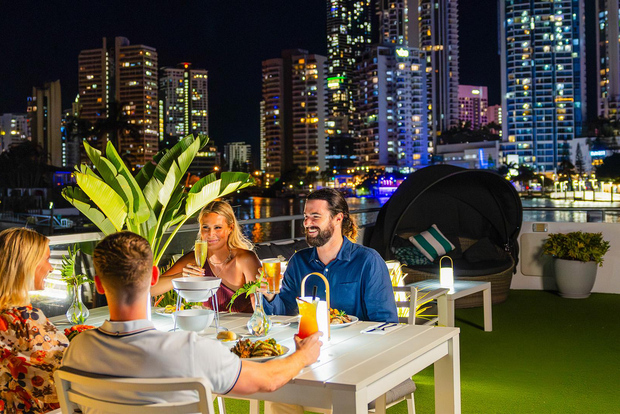 Surfers Paradise: Buffet Dinner Sightseeing Cruise