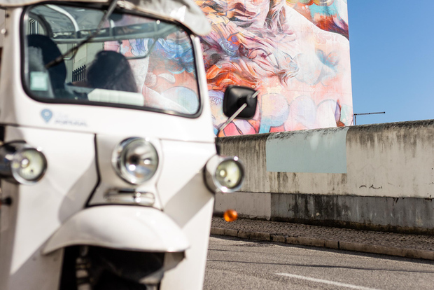 Lissabon: Straßenkunst TukTuk Tour
