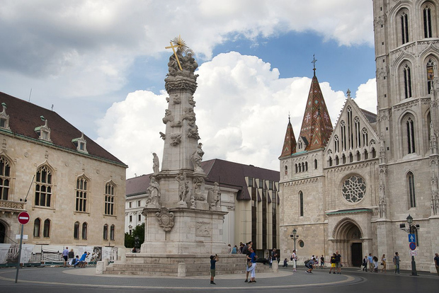 Budapest: Buda Castle Walking Tour in German