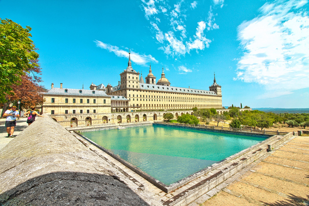 From Madrid: El Escorial, Valley and Segovia Day Trip