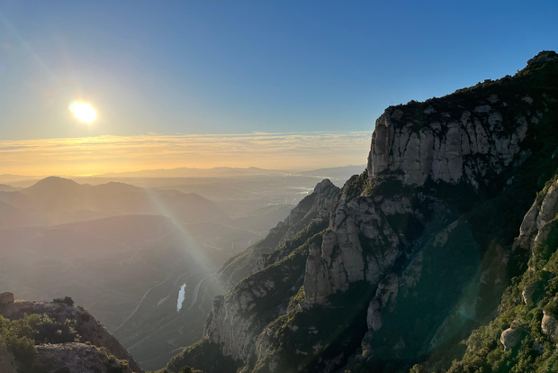 Barcellona: escursione mattutina a Montserrat con abbazia e trekking