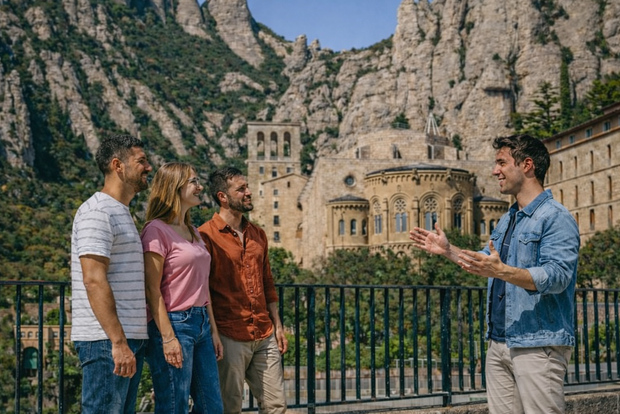 Montserrat: Escursione di mezza giornata mattutina o pomeridiana con prelievo