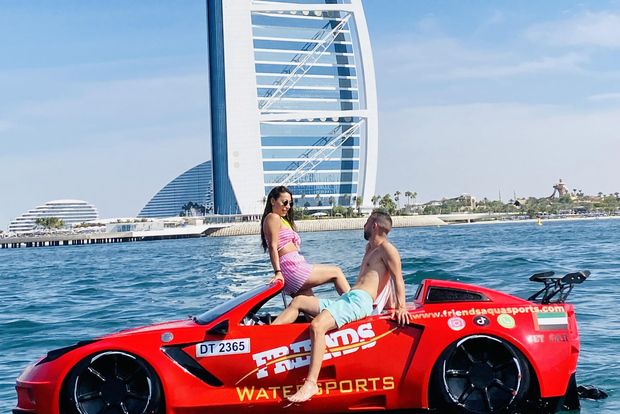 Dubai: Jet Car per il Burj Al Arab con colazione e bibita analcolica
