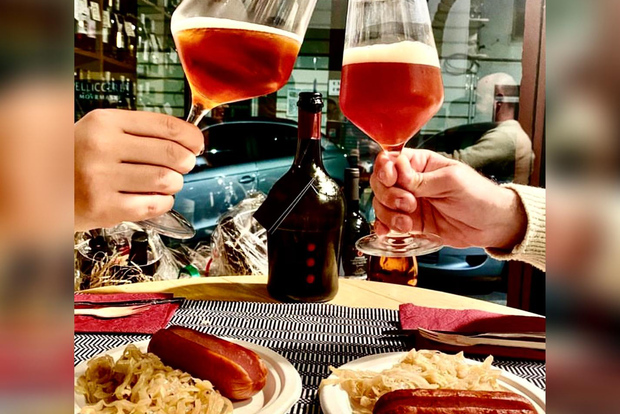 Craft Sardinian beer tasting in Cagliari's historic center