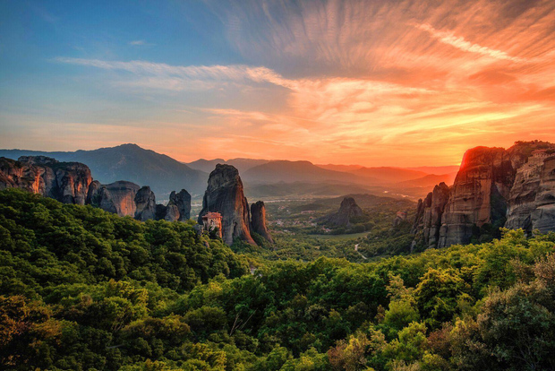 Meteora: Tour guidato al tramonto con visita a monasteri e grotte