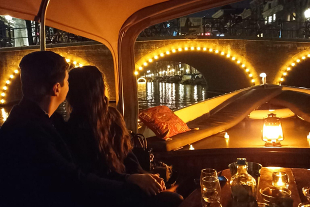 Amsterdam: tour romantico privato in barca con prosecco