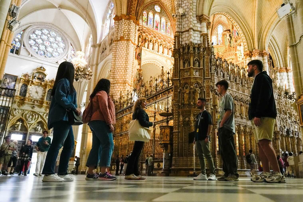From Madrid: Full-Day Tour of Toledo with Cathedral Visit