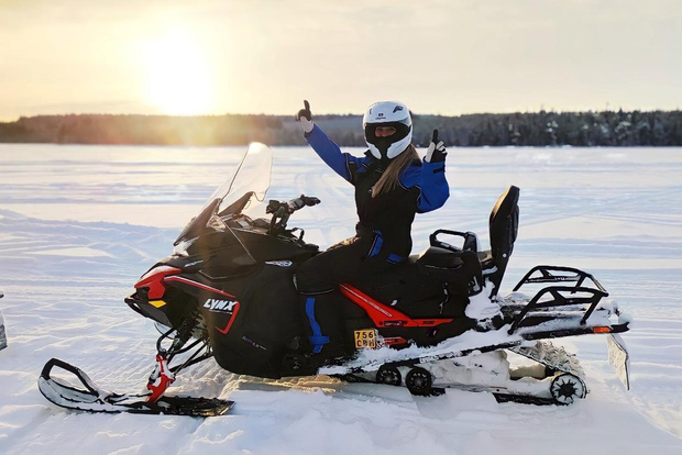 Rovaniemi: guida le nuove motoslitte 2025 in un safari artico e goditi un BBQ