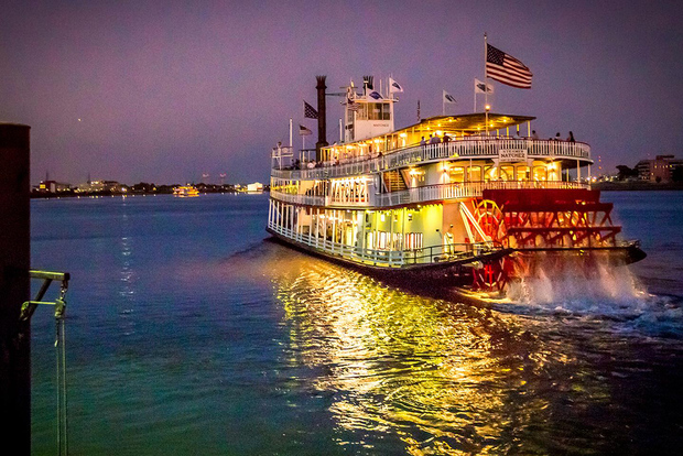 New Orleans: crociera serale in battello a vapore con jazz + cena opzionale