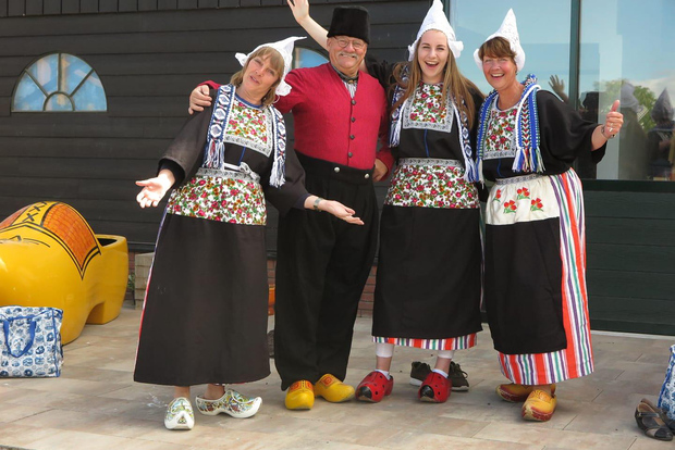 Volendam: foto in costume tradizionale con tour del formaggio e dello zoccolo